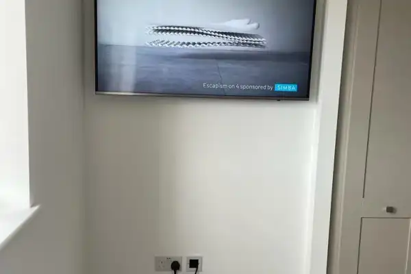 TV Wall Mounting in Enfield EN7 — image 9