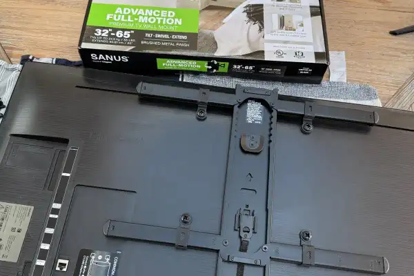 Samsung TV on Sanus Bracket — Maldon — image 3