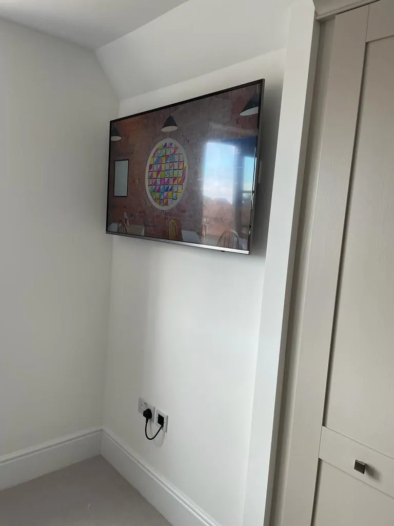 TV Wall Mounting in Enfield EN7 — image 10