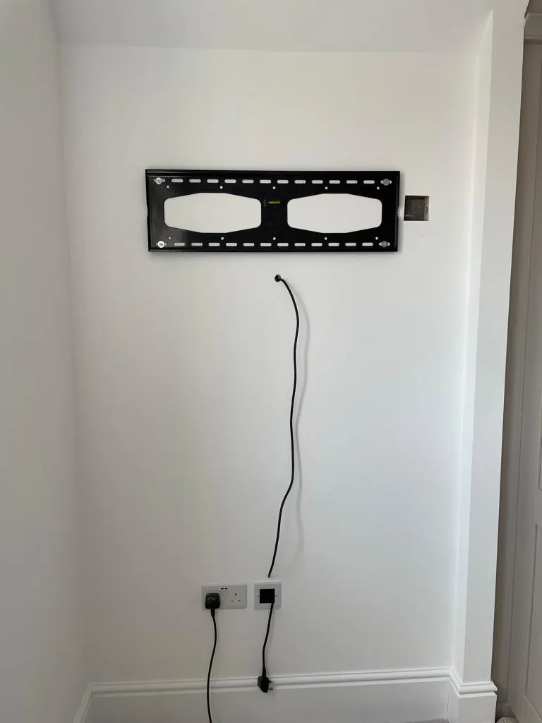 TV Wall Mounting in Enfield EN7 — image 11