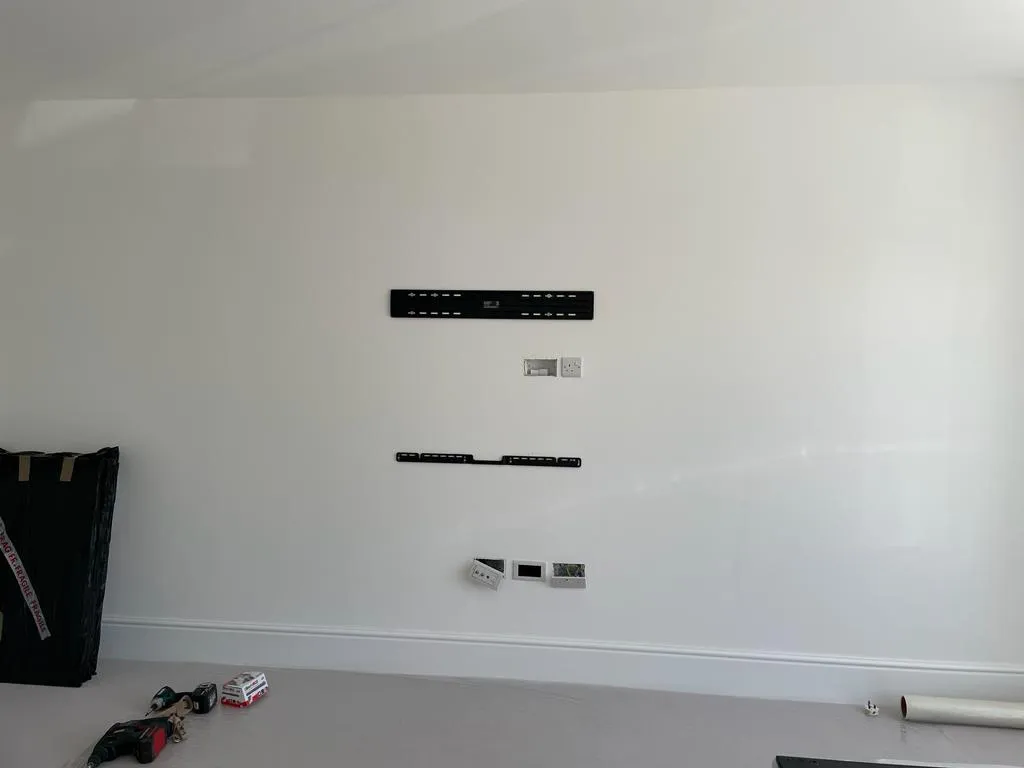 TV Wall Mounting in Enfield EN7 — image 3
