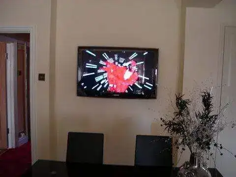 Finished setup with clean cable management — example 11