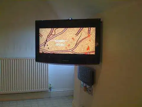 Professional screen installation result — example 13