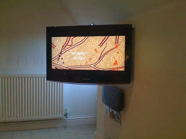 Professional screen installation result — example 34